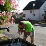 Brunnen am Streckenrand